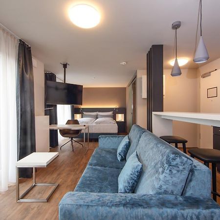 Design & Lifestyle Hotel Estilo Aalen Bagian luar foto