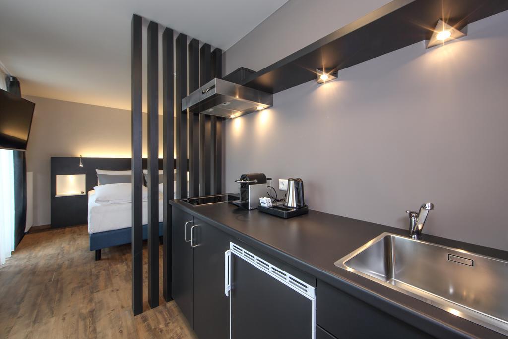 Design & Lifestyle Hotel Estilo Aalen Bagian luar foto