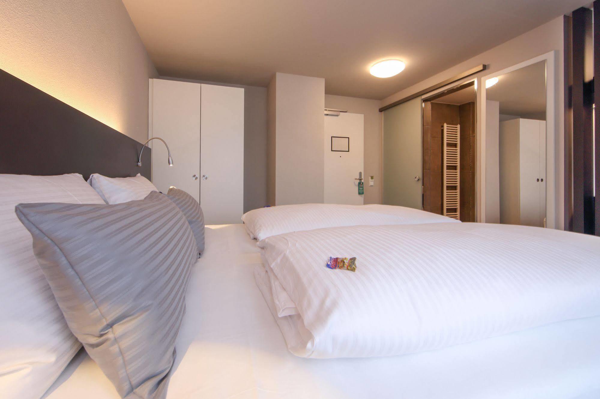 Design & Lifestyle Hotel Estilo Aalen Bagian luar foto
