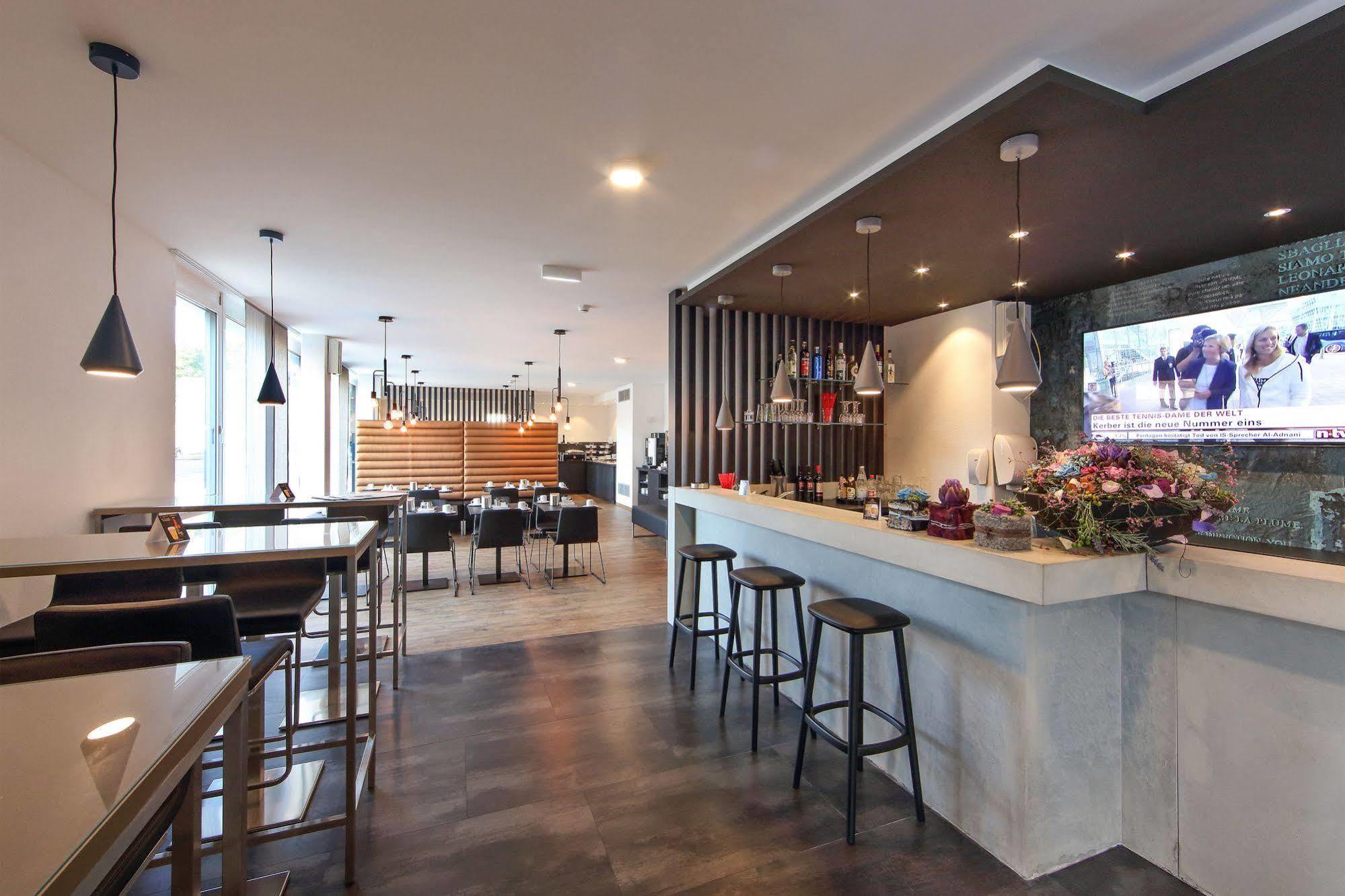 Design & Lifestyle Hotel Estilo Aalen Bagian luar foto